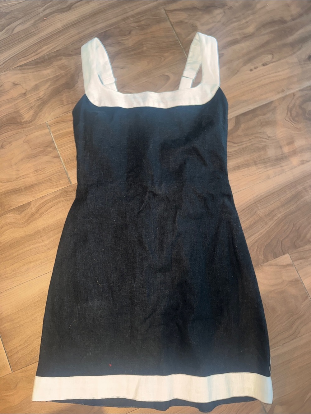 Abercrombie & Fitch Classic Black and White Sleeveless linen Shift Dress